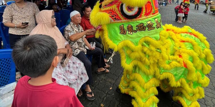 MEG dan Warga Rempang-Galang Rayakan Hangatnya Imlek di Vihara Chuan Kim Quang